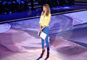 Alessia marcuzzi grande fratello l'isola dei famosi palinsesto 2015/16 reality show la pinella fashion blogger canale 5 Mediaset
