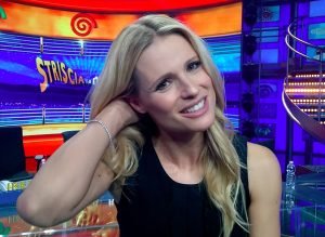 Michelle Hunziker striscia la notizia jerry scotti Mara vernier Christian de sica 21 settembre Ezio greggio Enzo iacchetti Irene cloni Ludovica frasca Antonio ricci luca bizzarri