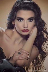 Copertina: la modella e attrice Lidia Stallo