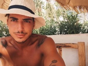 oscar branzani tronista uomini e donne reality show canale 5 mediaset moda chiara biasi calciatore influencer bikini linea