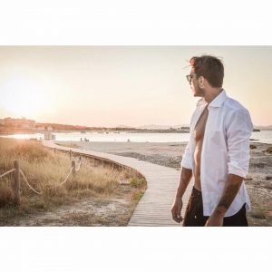 oscar branzani tronista uomini e donne reality show canale 5 mediaset moda chiara biasi calciatore influencer bikini linea