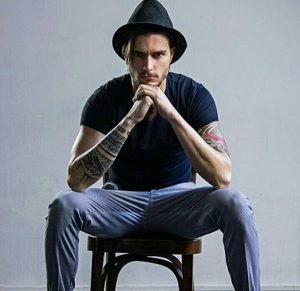 Copertina: il modello Andrea Zelletta
