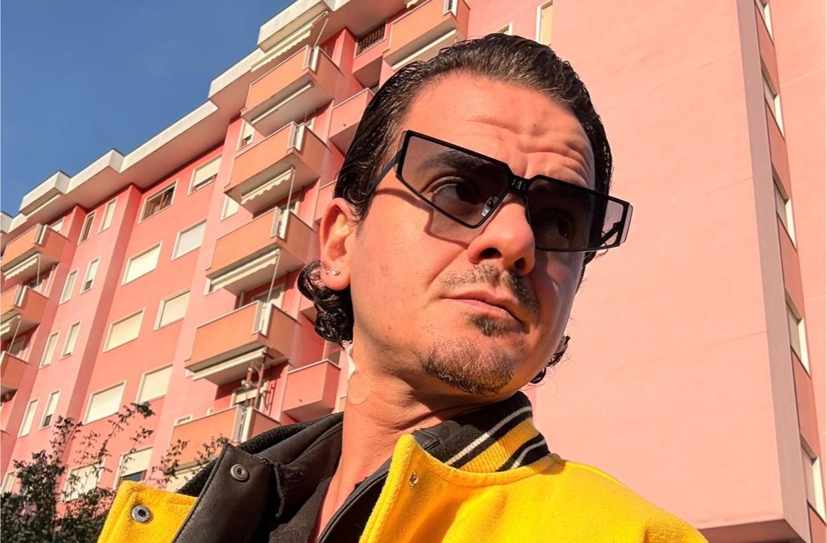 05/05 Domenico Lauriola pubblica il singolo “Si chiste nun è ammore”